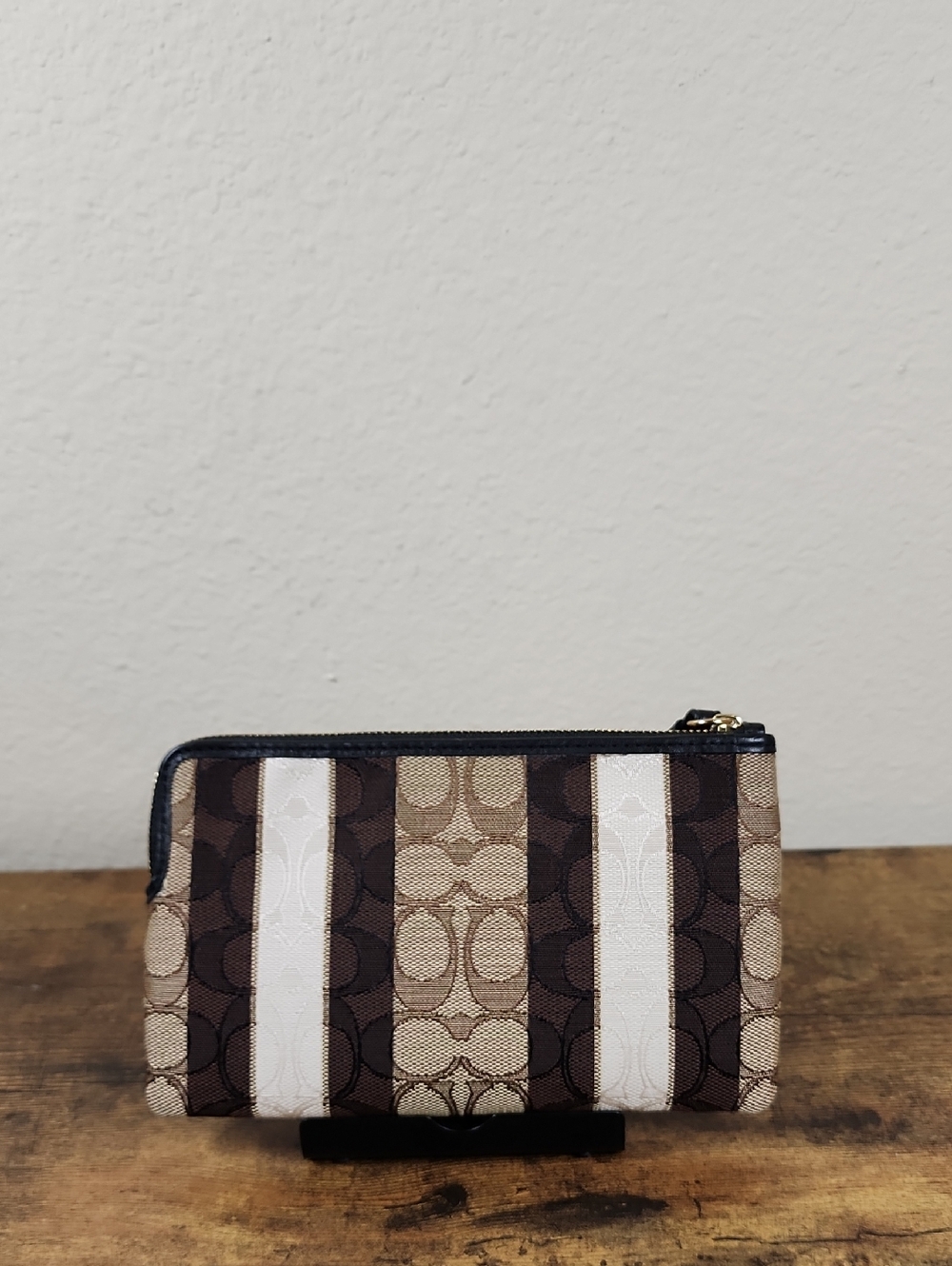 Coach Large Corner Zip Wristlet In Signature Jacquard With Stripes - Picture 6 of 14